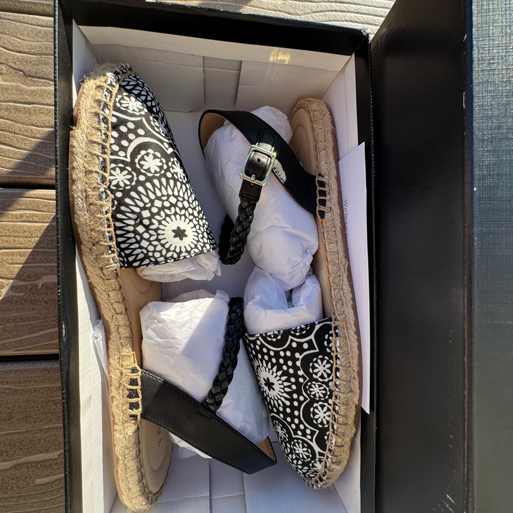 Talbots Black & White Floral Pattern Espadrille Sandals Size 10 ~ New in Box!!🖤🤍 - Picture 6 of 8